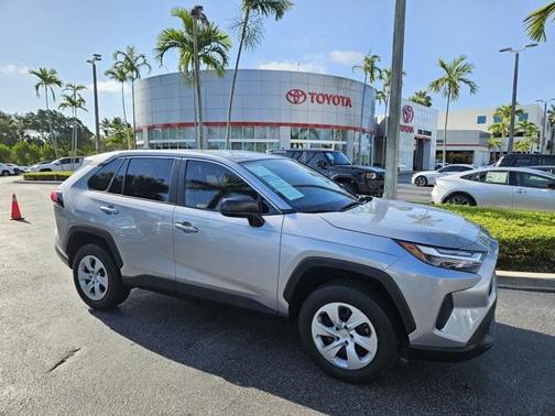 2024 Toyota RAV4 LE