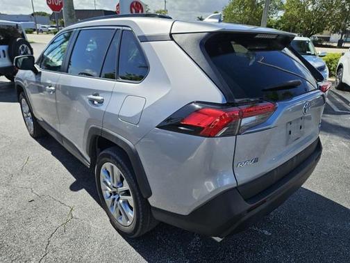 2021 Toyota RAV4 XLE Premium