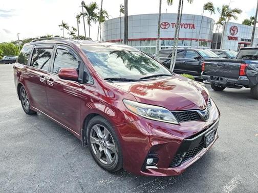 2019 Toyota Sienna SE