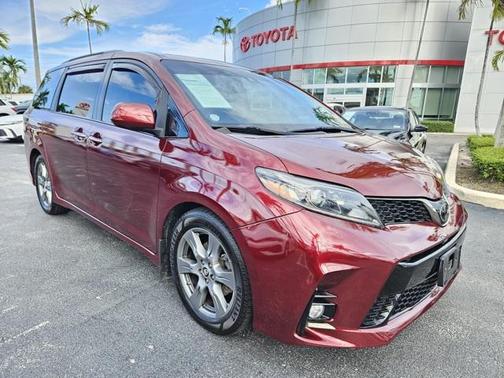 2019 Toyota Sienna SE