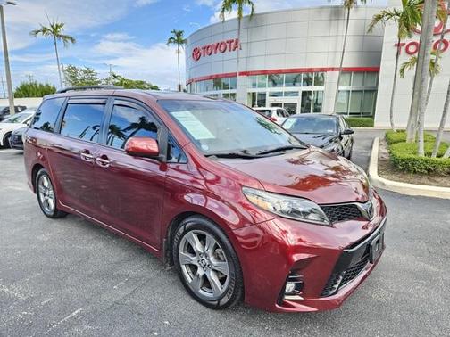 2019 Toyota Sienna SE
