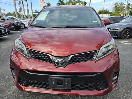 2019 Toyota Sienna SE