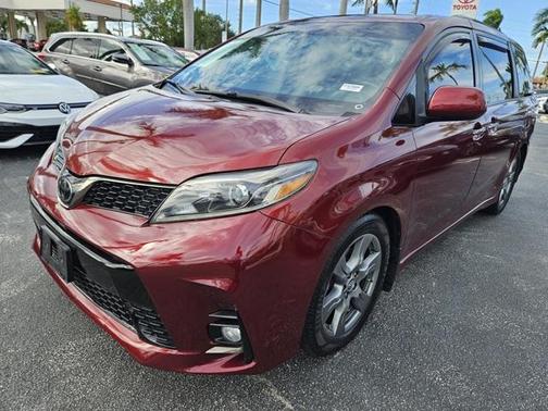 2019 Toyota Sienna SE