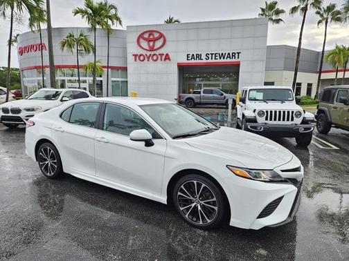 2020 Toyota Camry SE
