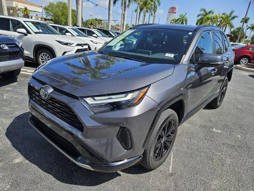 2022 Toyota RAV4 Hybrid SE