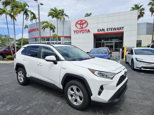 2021 Toyota RAV4 Hybrid XLE