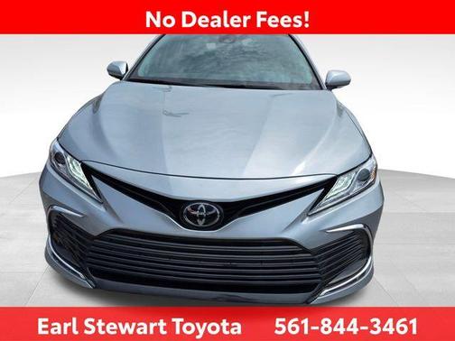 Celestial Silver Metallic 2023 Toyota Camry XLE