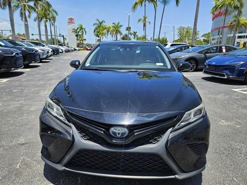 2019 Toyota Camry Hybrid SE