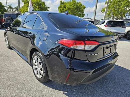 2025 Toyota Corolla Hybrid SE