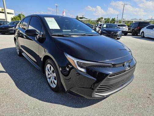 2025 Toyota Corolla Hybrid SE