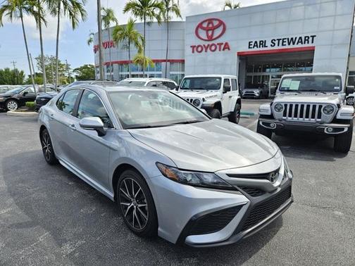 2024 Toyota Camry SE