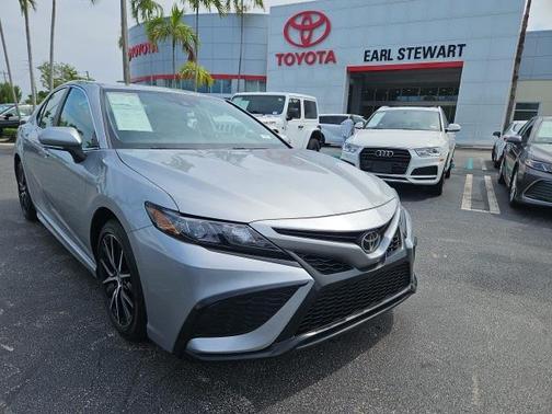 2024 Toyota Camry SE