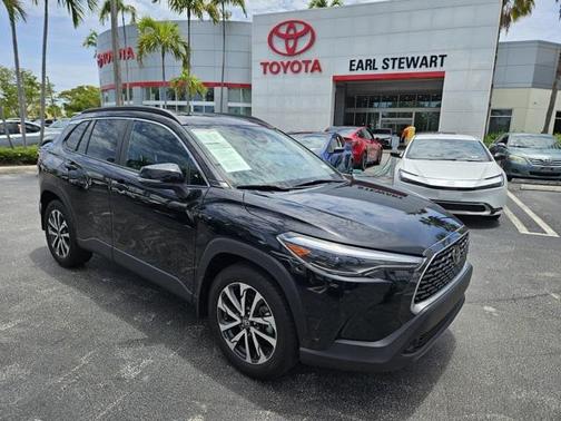 2023 Toyota Corolla Cross XLE