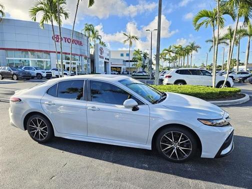 2023 Toyota Camry SE