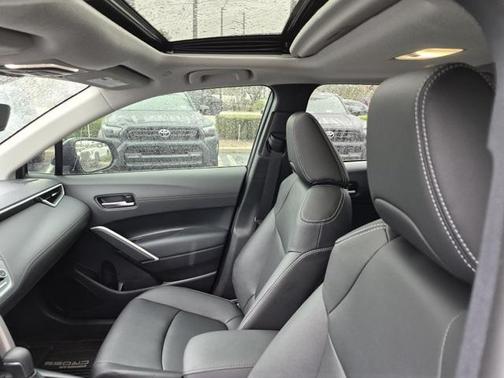 2025 Toyota Corolla Cross XLE