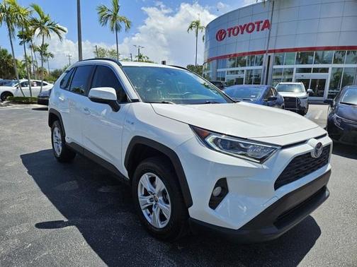 2021 Toyota RAV4 Hybrid XLE