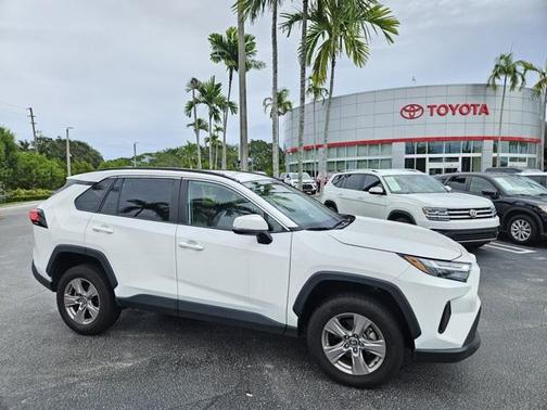 2023 Toyota RAV4 XLE