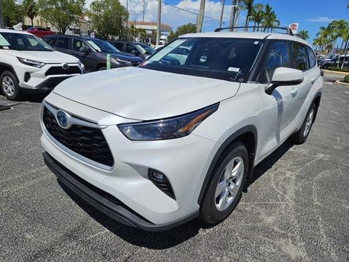 2023 Toyota Highlander Hybrid LE