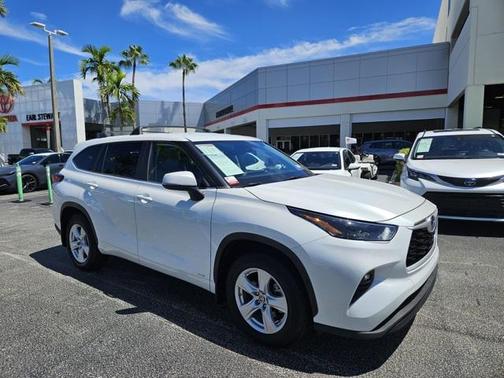 2023 Toyota Highlander Hybrid LE