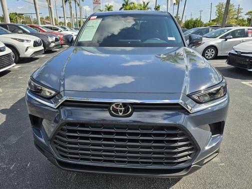 2025 Toyota Highlander LE