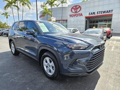 2025 Toyota Highlander LE
