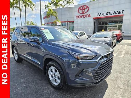 2025 Toyota Highlander LE
