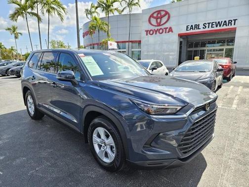 2025 Toyota Highlander LE