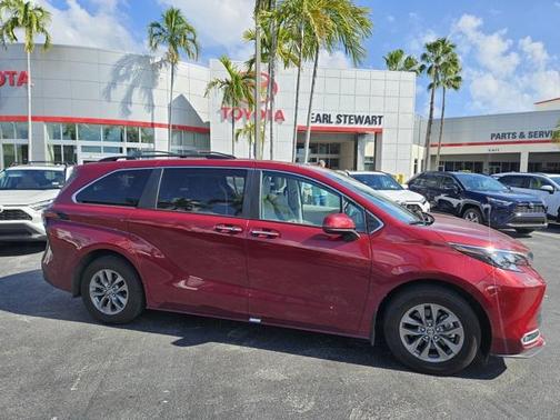 2024 Toyota Sienna XLE