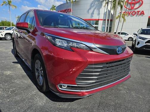 2024 Toyota Sienna XLE