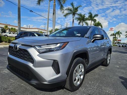 2023 Toyota RAV4 LE