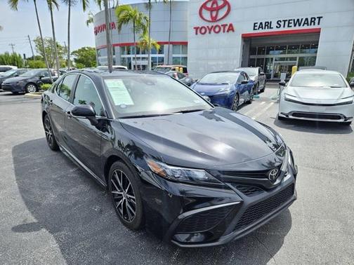 2022 Toyota Camry SE
