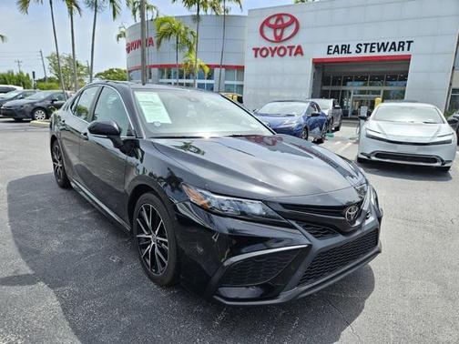 2022 Toyota Camry SE