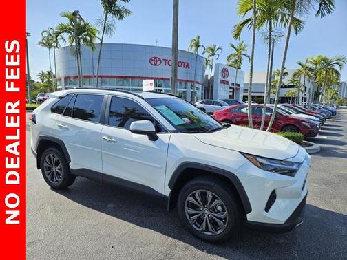 2022 Toyota RAV4 Hybrid SE
