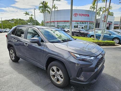 2022 Toyota RAV4 XLE