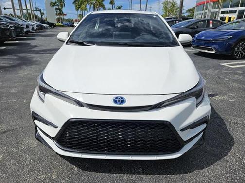 2025 Toyota Corolla Hybrid SE