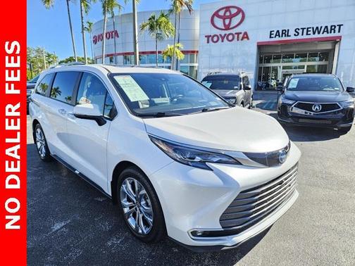 2024 Toyota Sienna Platinum 7 Passenger