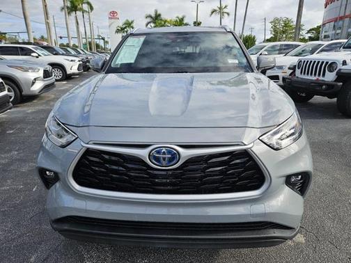 2023 Toyota Highlander Hybrid XLE