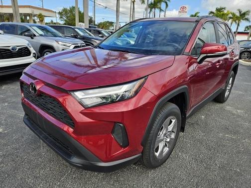 2025 Toyota RAV4 XLE