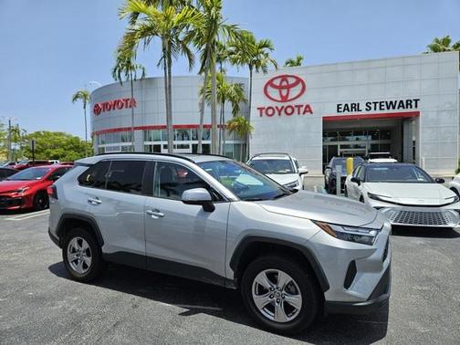 2022 Toyota RAV4 XLE