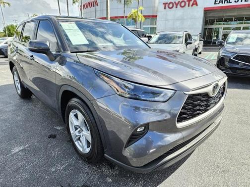 2024 Toyota Highlander LE