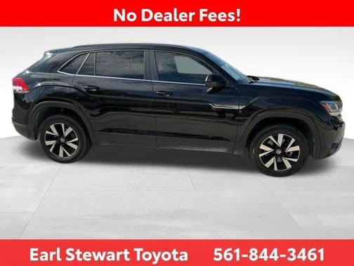 Deep Black Pearl 2022 Volkswagen Atlas Cross Sport 2.0T SE