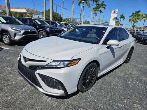 2024 Toyota Camry Hybrid SE