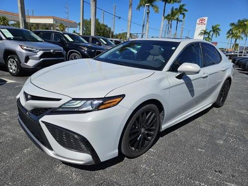 2024 Toyota Camry Hybrid SE