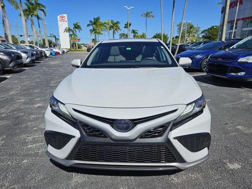 2024 Toyota Camry Hybrid SE