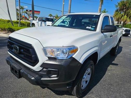 2022 Toyota Tacoma SR