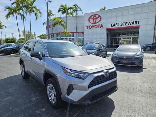 2023 Toyota RAV4 LE