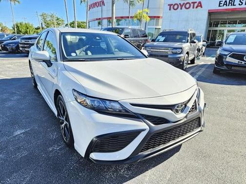 2023 Toyota Camry SE