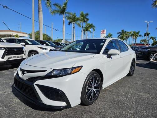 2023 Toyota Camry SE