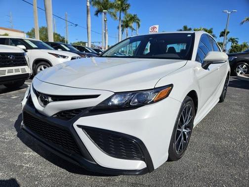 2023 Toyota Camry SE