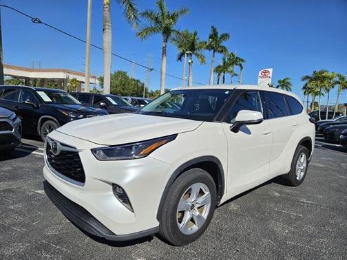 2021 Toyota Highlander LE